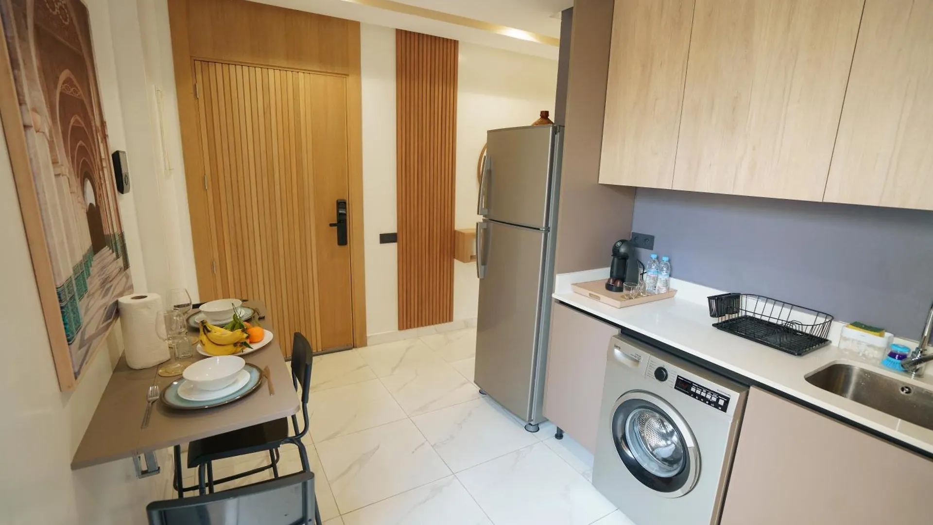 Appartement Emplacement Central Lumineux & Chic Pres De Station Tramway Kfc Et Carrefour Abdelmoumen Et 2 Mars Casablanca