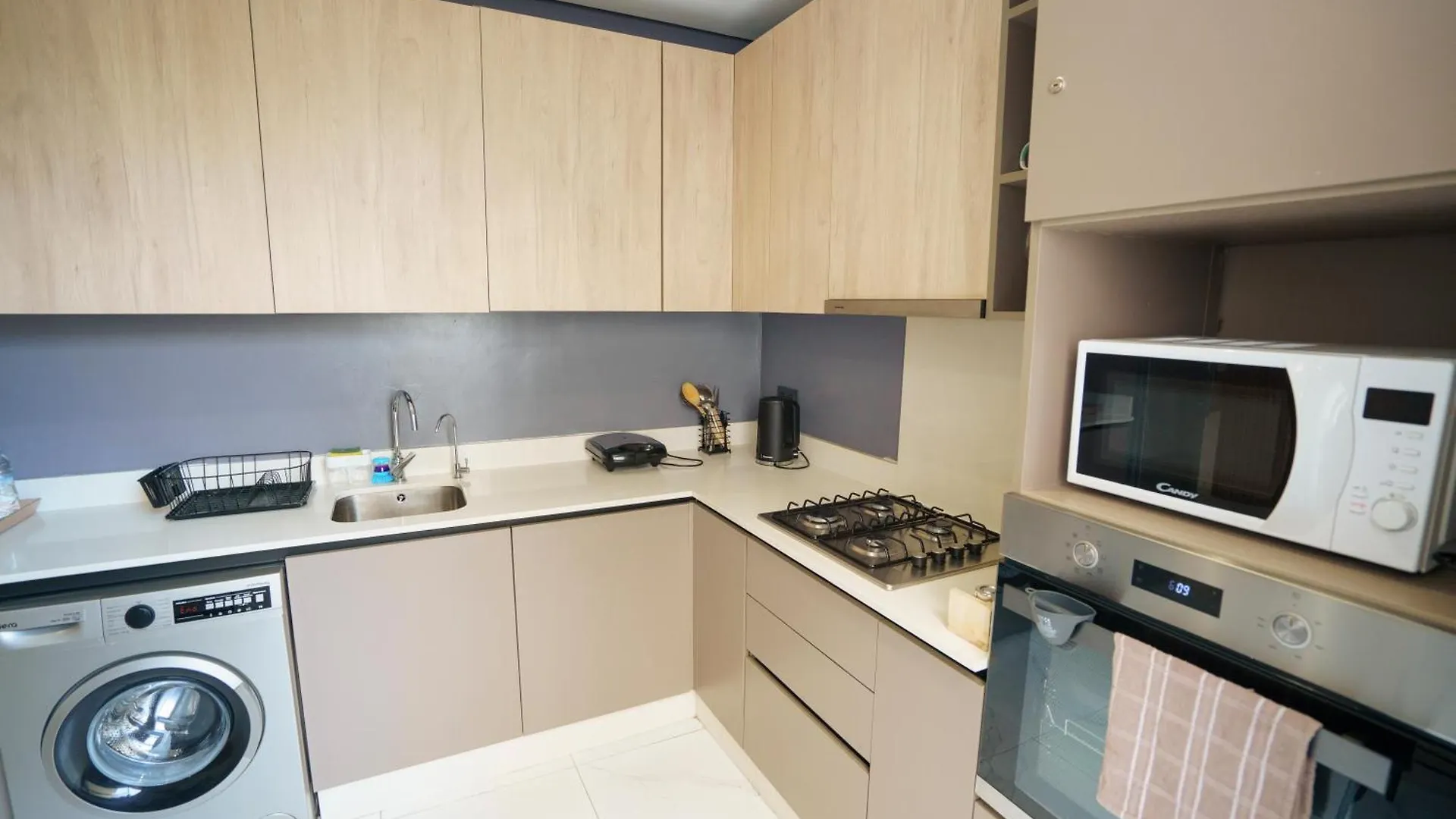 Emplacement Central Lumineux & Chic Pres De Station Tramway Kfc Et Carrefour Abdelmoumen Et 2 Mars Casablanca Appartement