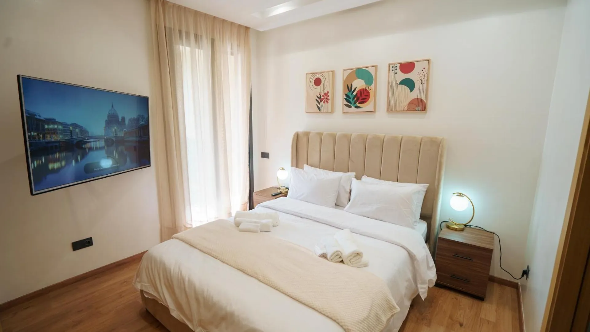 Emplacement Central Lumineux & Chic Pres De Station Tramway Kfc Et Carrefour Abdelmoumen Et 2 Mars Casablanca Appartement