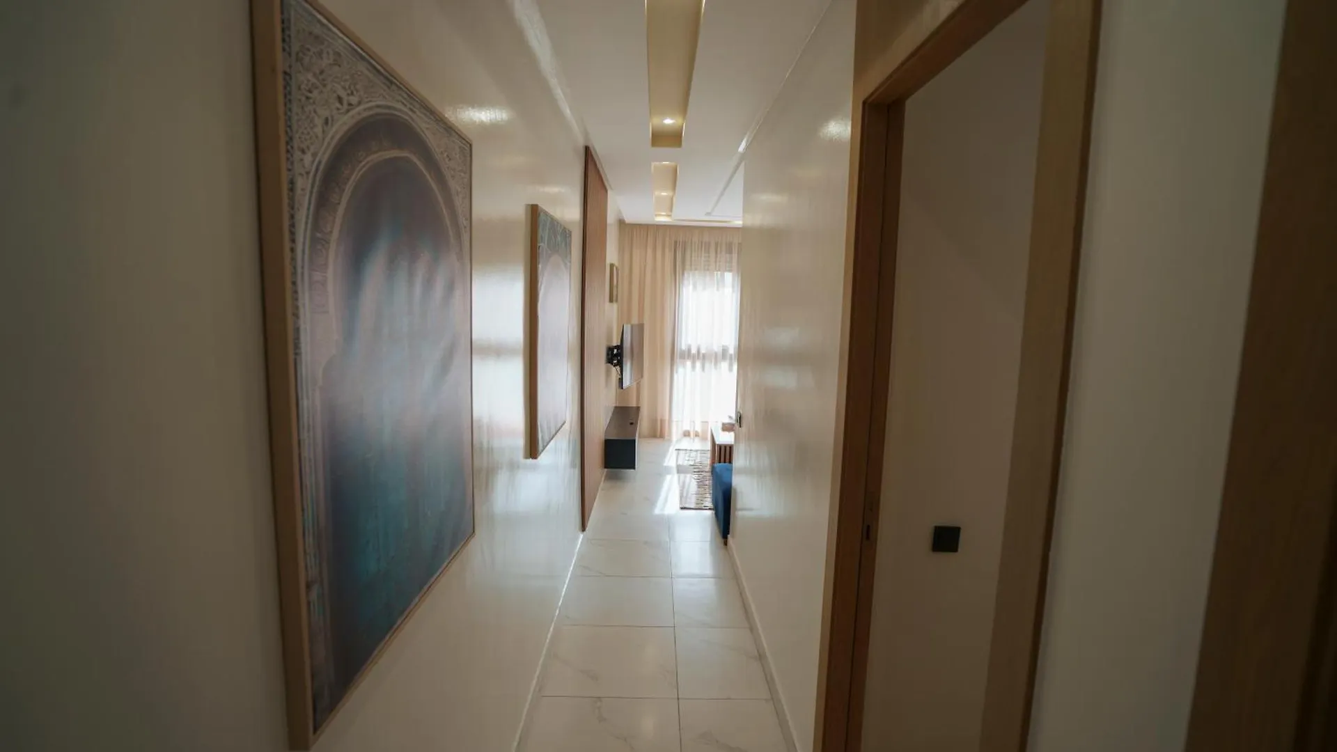Appartement Emplacement Central Lumineux & Chic Pres De Station Tramway Kfc Et Carrefour Abdelmoumen Et 2 Mars Casablanca