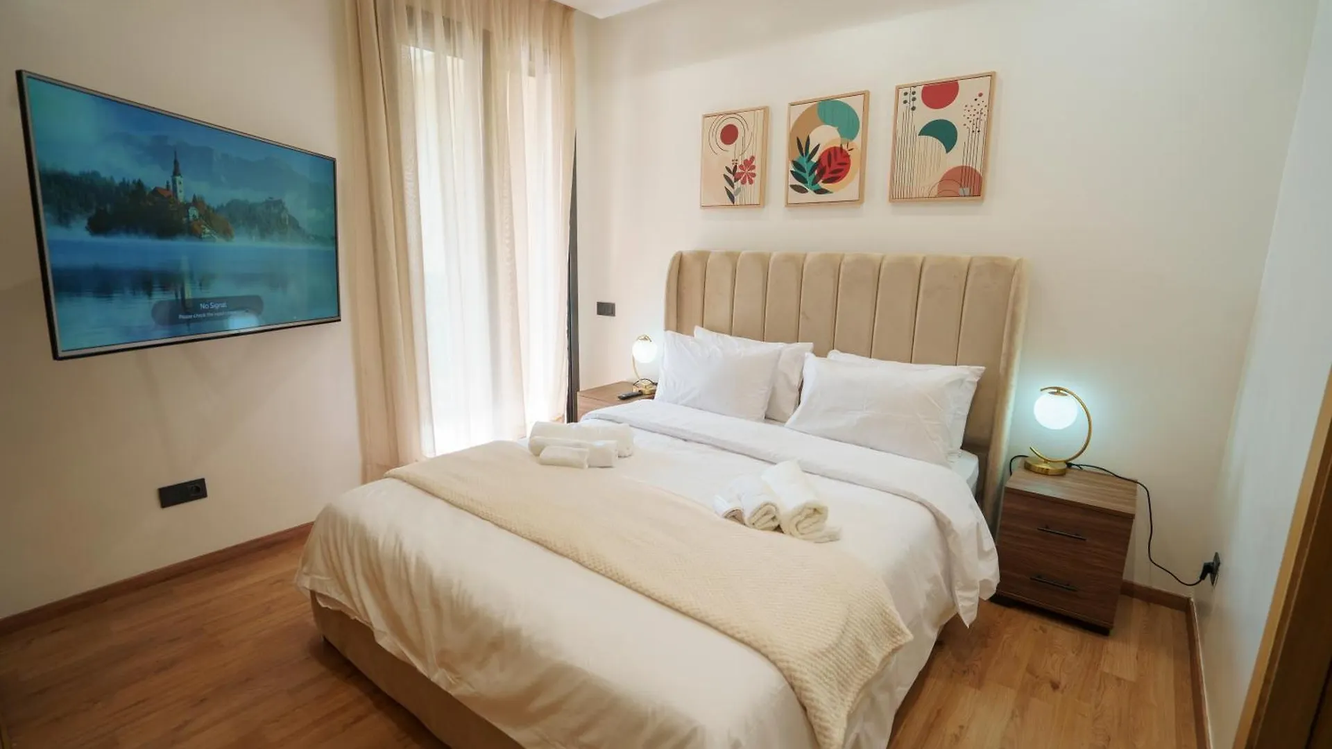 Emplacement Central Lumineux & Chic Pres De Station Tramway Kfc Et Carrefour Abdelmoumen Et 2 Mars Casablanca Appartement