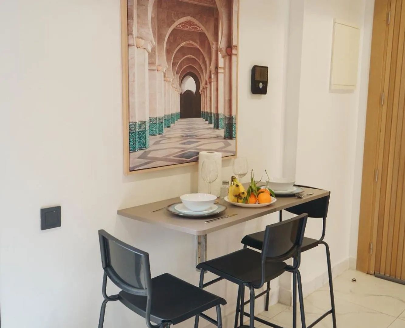 Emplacement Central Lumineux & Chic Pres De Station Tramway Kfc Et Carrefour Abdelmoumen Et 2 Mars Casablanca Appartement