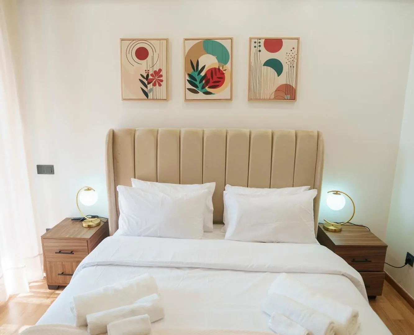 Emplacement Central Lumineux & Chic Pres De Station Tramway Kfc Et Carrefour Abdelmoumen Et 2 Mars Casablanca Appartement