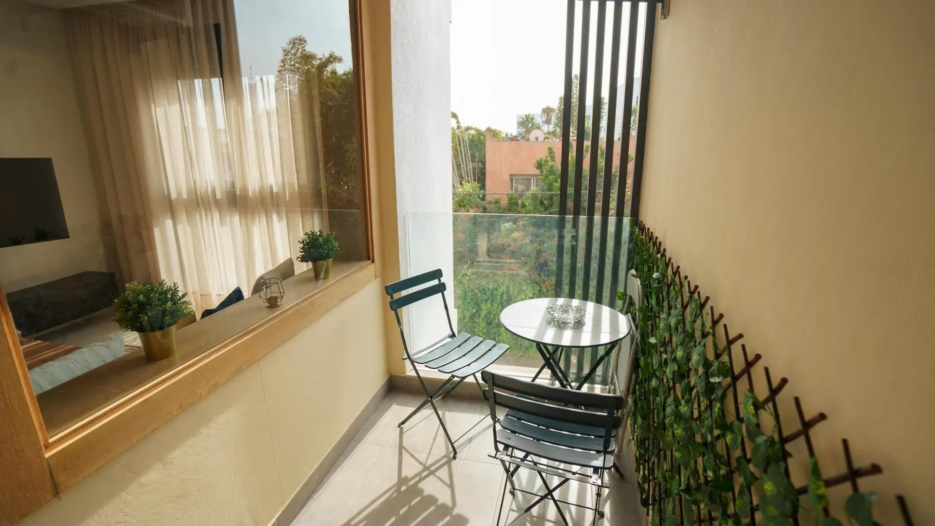 Emplacement Central Lumineux & Chic Pres De Station Tramway Kfc Et Carrefour Abdelmoumen Et 2 Mars Casablanca Appartement